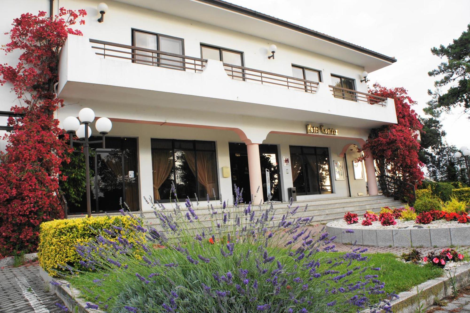 Hotel Contriz โปโว เดอ วาร์ซิม ภายนอก รูปภาพ