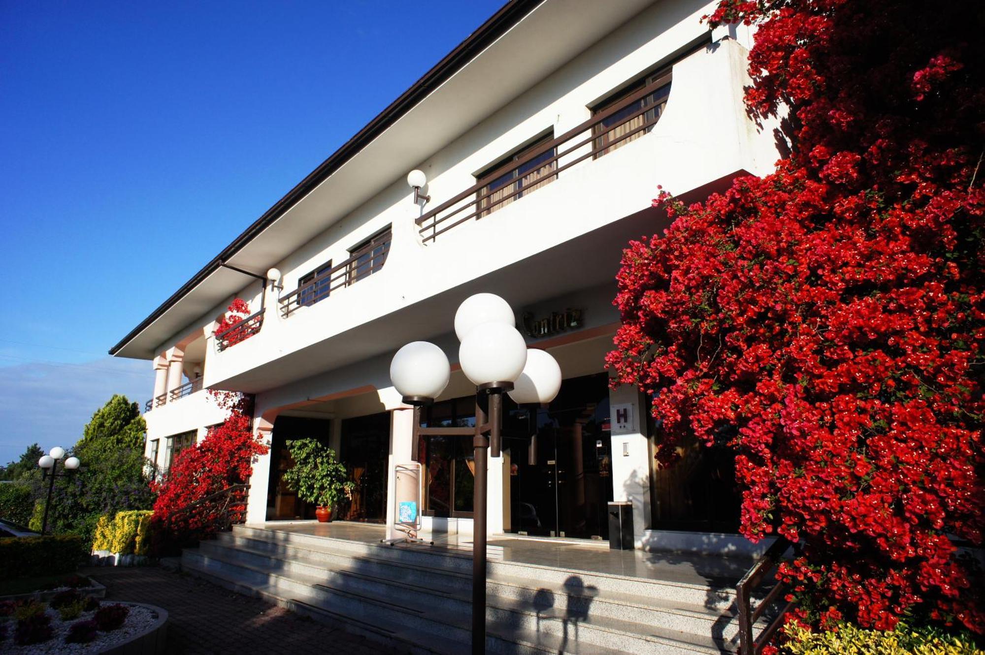 Hotel Contriz โปโว เดอ วาร์ซิม ภายนอก รูปภาพ