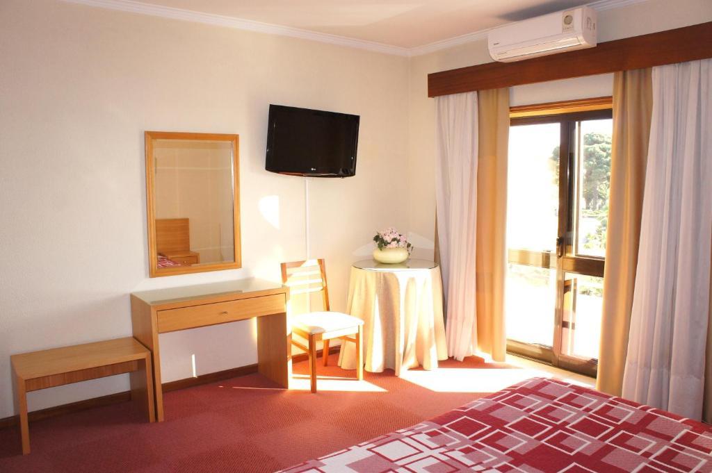 Hotel Contriz โปโว เดอ วาร์ซิม ภายนอก รูปภาพ