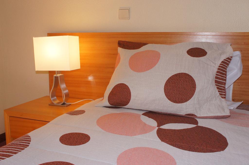 Hotel Contriz โปโว เดอ วาร์ซิม ภายนอก รูปภาพ