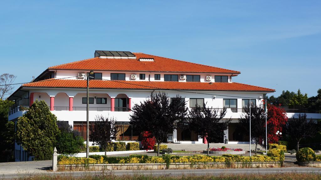 Hotel Contriz โปโว เดอ วาร์ซิม ภายนอก รูปภาพ