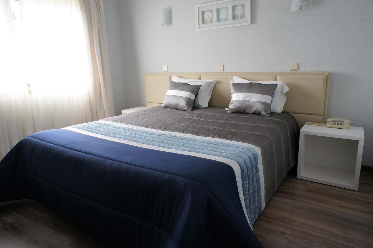 Hotel Contriz โปโว เดอ วาร์ซิม ภายนอก รูปภาพ