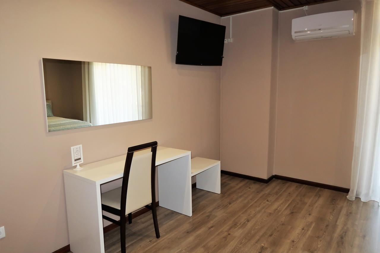 Hotel Contriz โปโว เดอ วาร์ซิม ภายนอก รูปภาพ