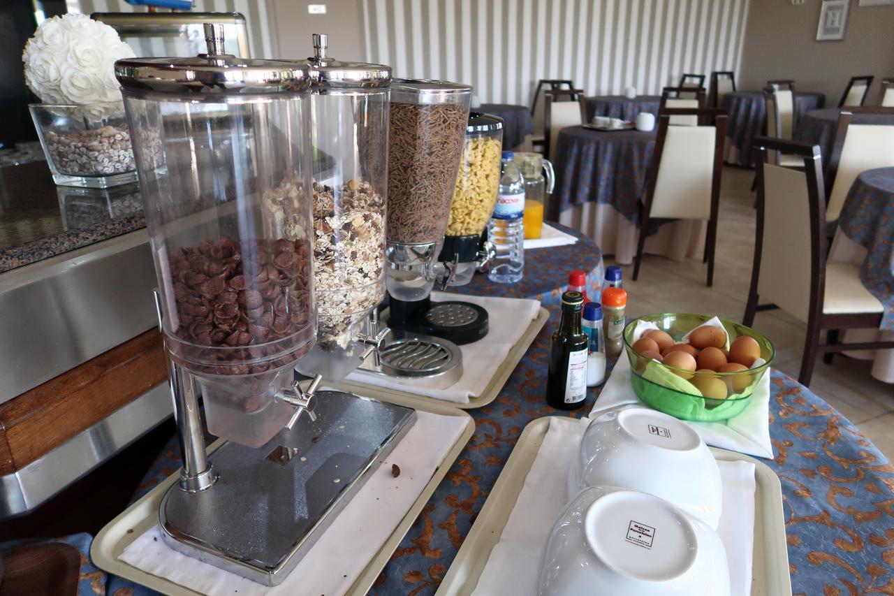 Hotel Contriz โปโว เดอ วาร์ซิม ภายนอก รูปภาพ
