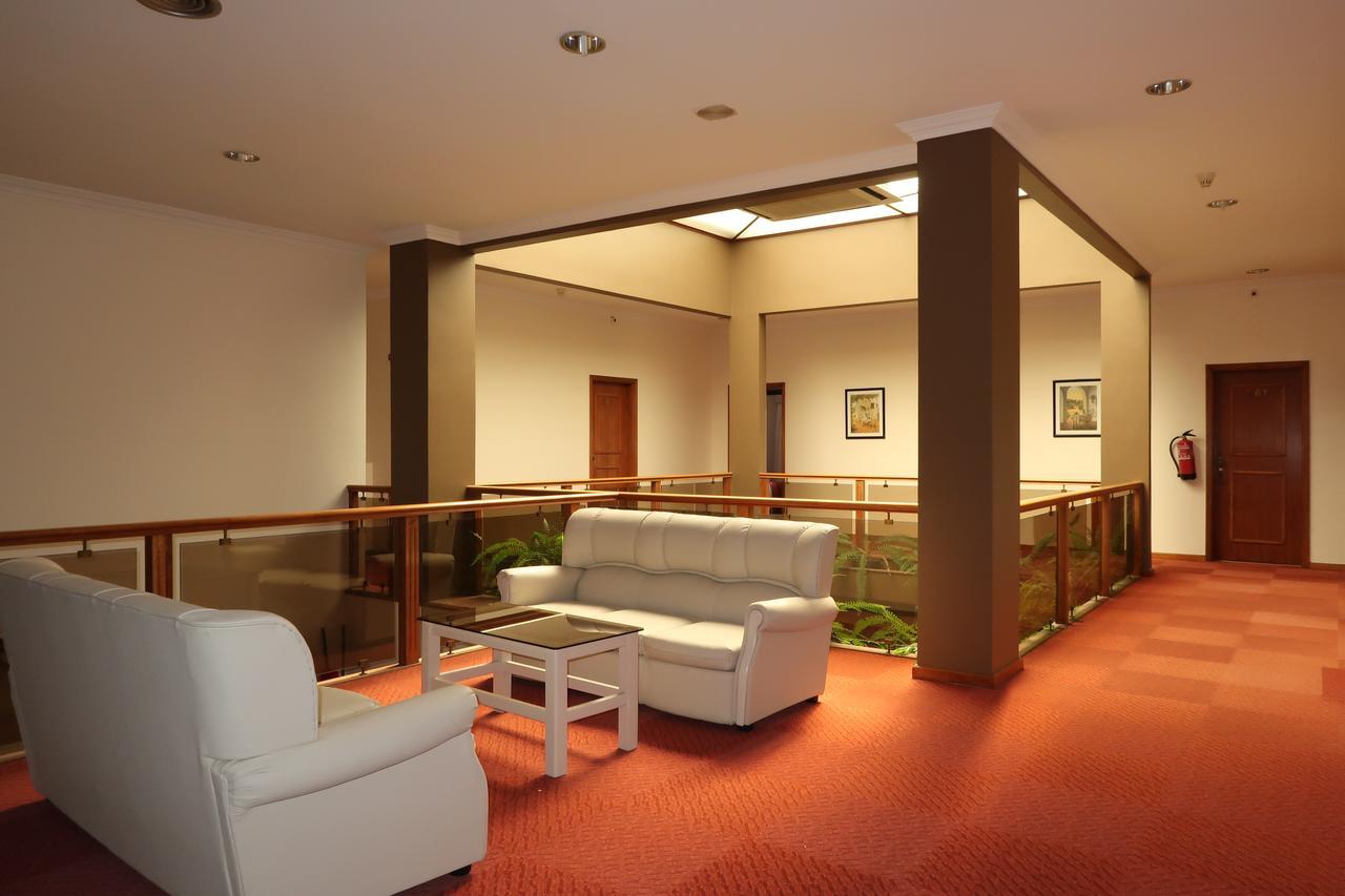 Hotel Contriz โปโว เดอ วาร์ซิม ภายนอก รูปภาพ