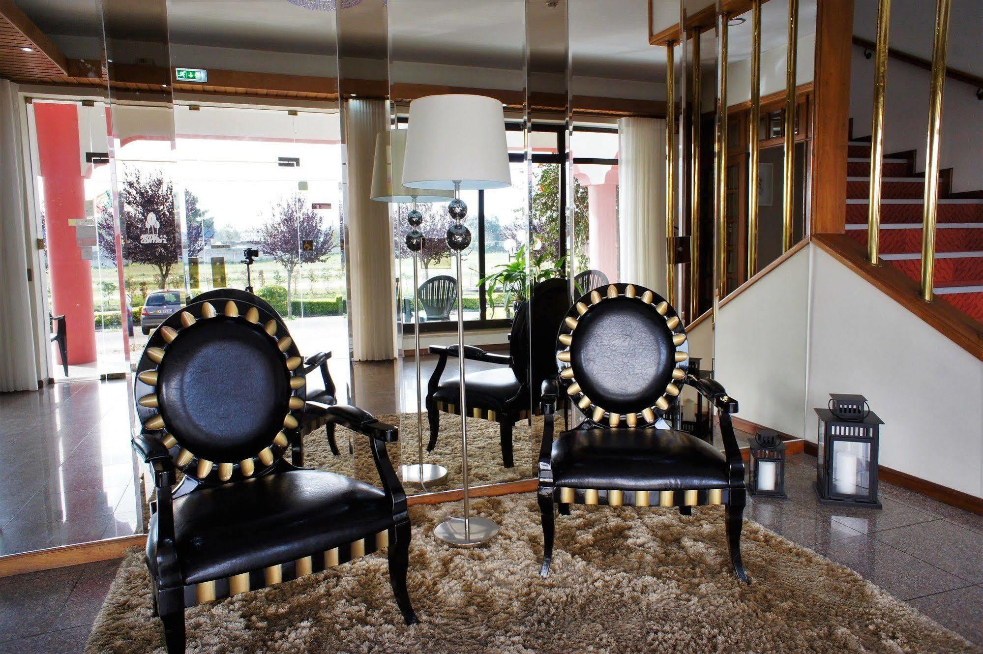 Hotel Contriz โปโว เดอ วาร์ซิม ภายนอก รูปภาพ