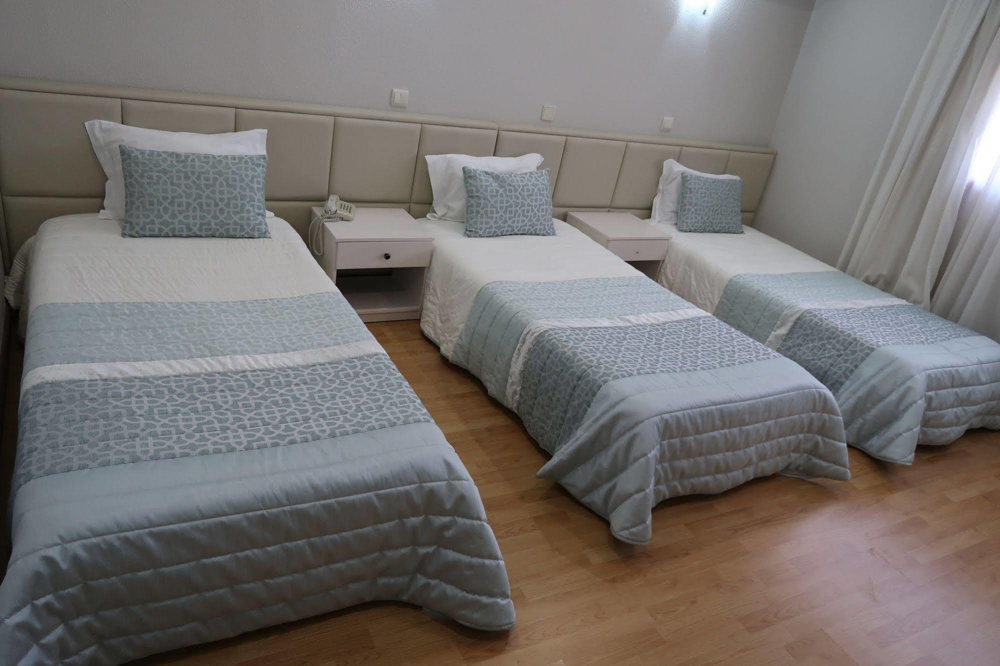 Hotel Contriz โปโว เดอ วาร์ซิม ภายนอก รูปภาพ